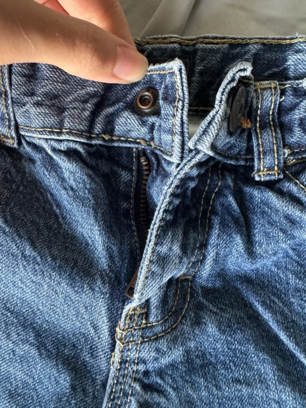 OshKosh Bgosh 2t carpenter